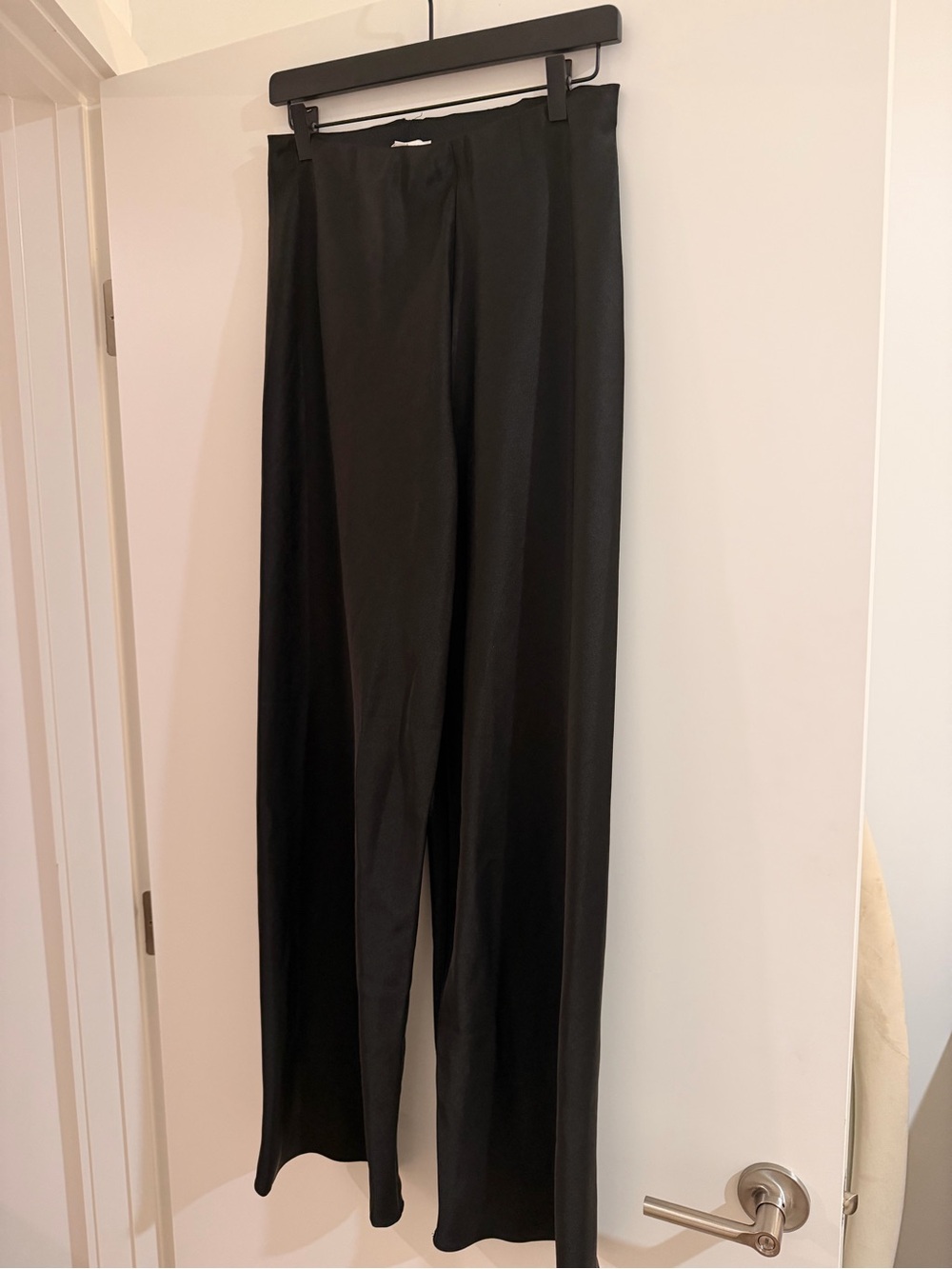 Sleek Black Wide-Leg Dress Pants